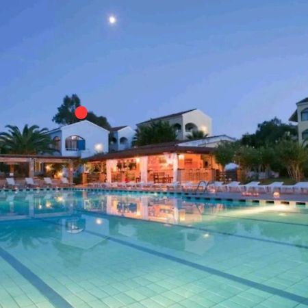 Govino Bay Luxury Beach Loft Apartment Danilia Exterior foto